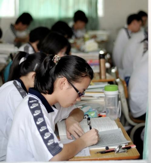 如何看待冒名顶替上大学拟写入刑法的规定呢？