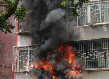 云南昆明一小区发生火灾造成了多大的伤亡？