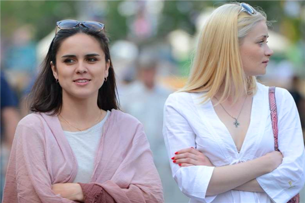 白俄罗斯和乌克兰盛产美女，为啥中国游客很少去？