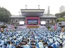 毕业典礼大飙重庆话，意大利留学生为何火爆网络？