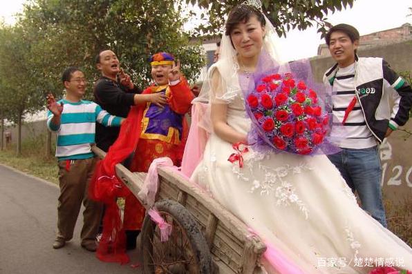 婚礼现场，新娘索要五万的下车礼，男子拒绝结婚让她现在就走，后来如何？