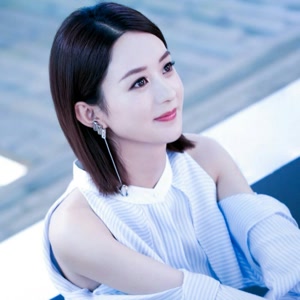 继风波后赵丽颖停工陪儿子逛商场，演员陪伴家人的时间有多稀缺？