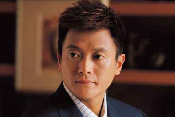 两人分道扬镳早有预兆，魏骏杰老婆张利华出轨前都有哪些表现？