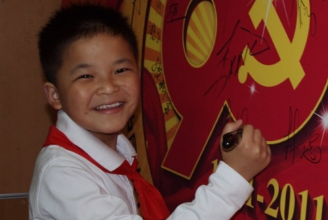 汶川地震中九岁小英雄林浩，当着全国人面立志上清华，现在他咋样了？