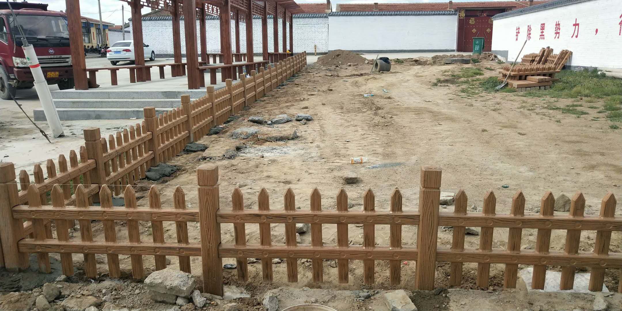 草坪栅栏、草坪护栏一般是什么价格啊?