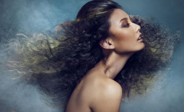 周杰伦是昆凌的初恋吗？