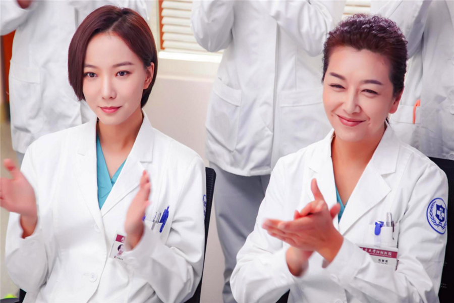 杭州一男子胸部变大一碰就飙乳汁，男性为何会有奶水？