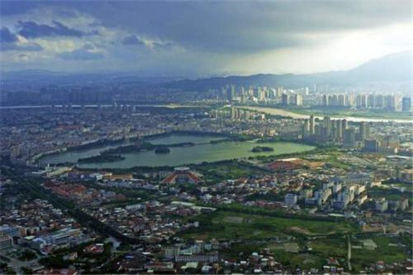 中国第三季度GDP同比增长4.9%，这说明了什么？