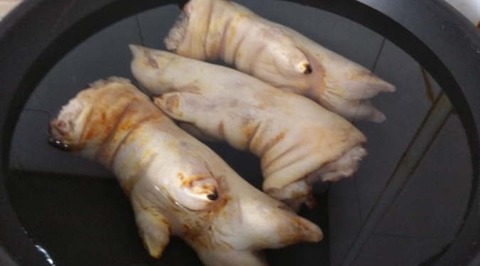 猪脚炖什么好吃