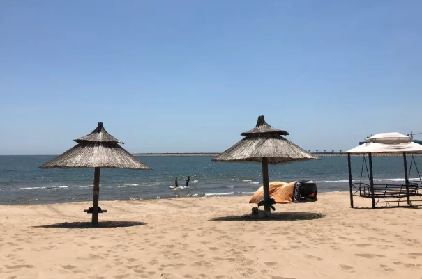 南戴河黄金海岸限号吗?想去玩几天！大神指点一下有没有能赶海的好地方？