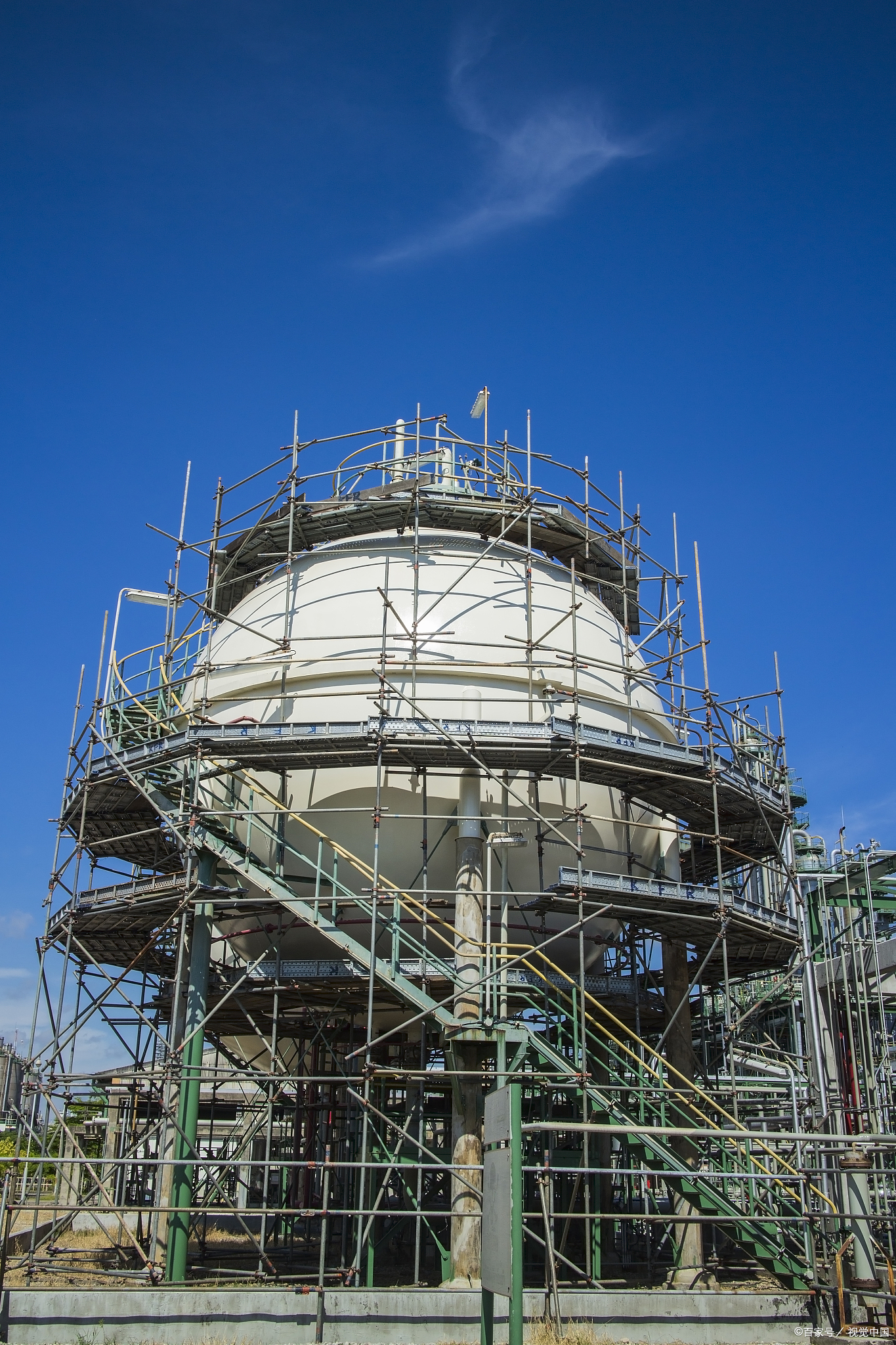 结晶氯化铝是浅黄色晶体，结晶氯化铝的应用在什么地方?