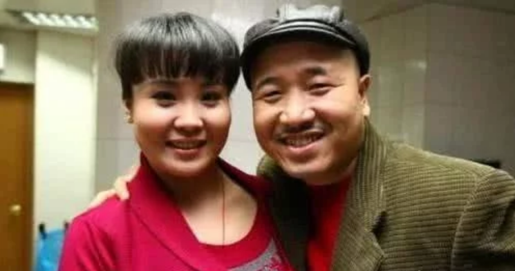 赵本山的徒弟王小利,走红后为何同妻子离婚?