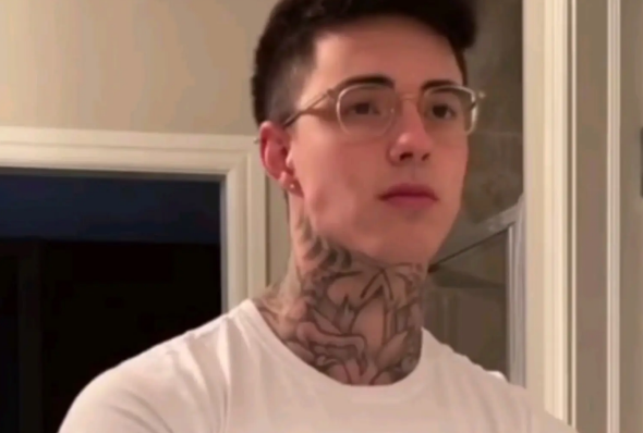 jakeandrich在哪里看?