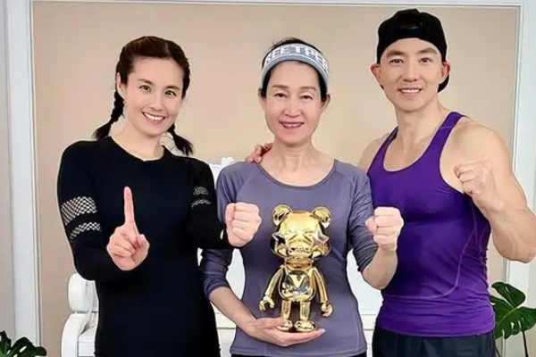 刘畊宏的妻子是谁？她当初是如何进入娱乐圈的？