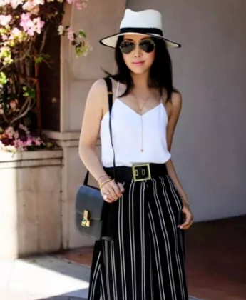 穿条纹裤应该怎么配上衣？