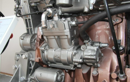 红岩杰狮是什么发动机