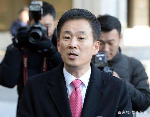 朴槿惠的律师柳荣夏宣布从政，他是要承继朴槿惠衣钵吗？