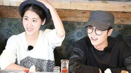 张碧晨公布孕肚照后，算什么男人一词登上热搜，矛头直指华晨宇，咋回事？