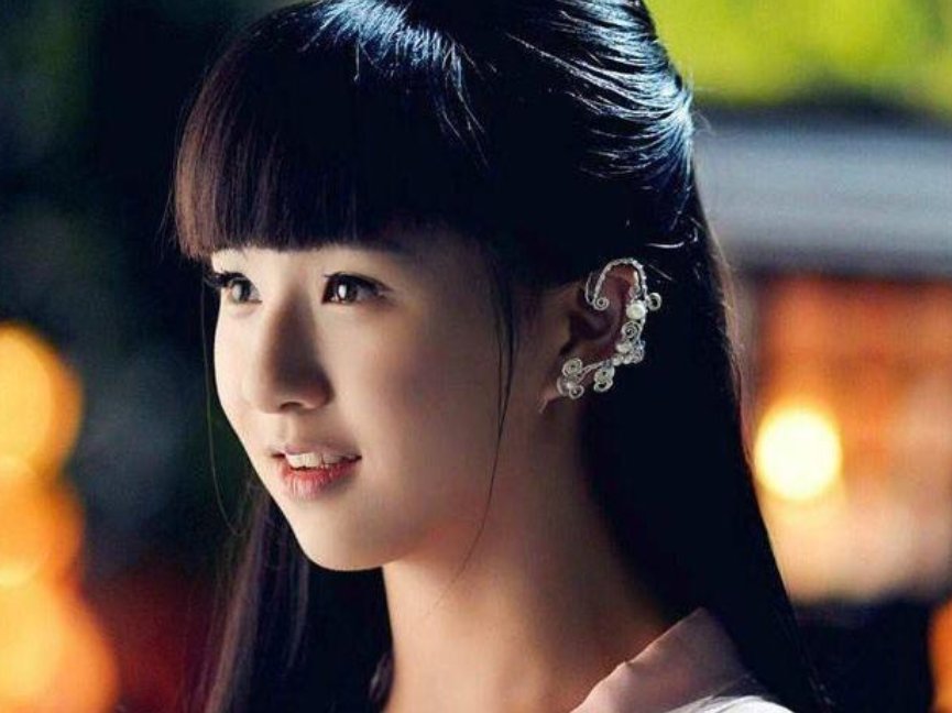 杨丽萍的侄女小彩旗现在在干什么？