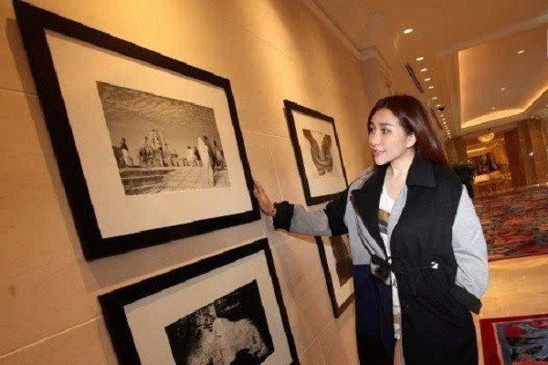 赌王女儿何超盈提前两周剖腹产女，到底是迷信还是别的原因？