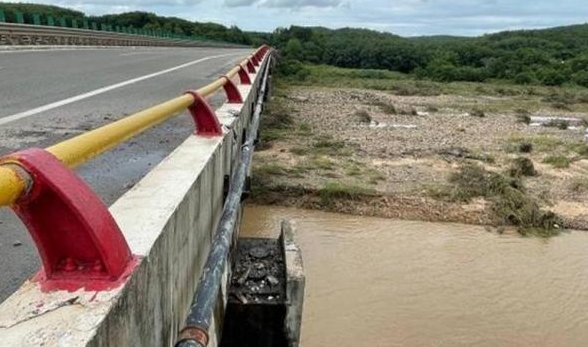 海南一高速大桥因台风发生坍塌，现场情况如何？