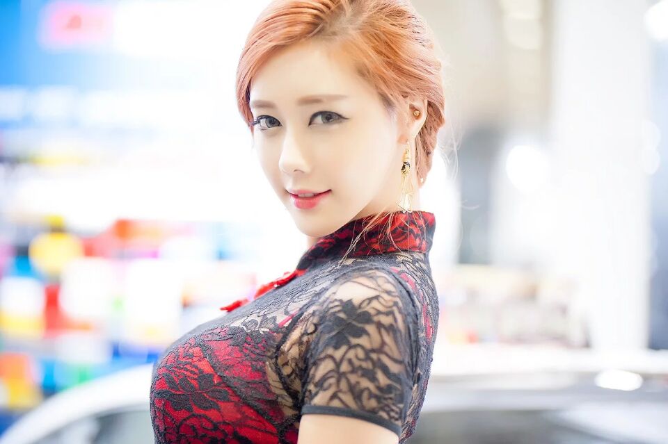 急求这位韩国车模的详细资料！