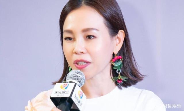 47岁彭佳慧，隐藏了13年的富豪前夫，你知道他是谁吗？