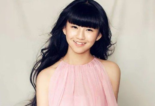 小彩旗在伦敦留学，专攻导演，舞蹈天赋异禀的她为什么要选导演专业？