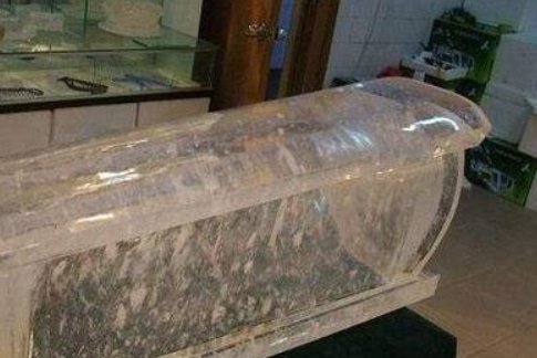 黄河清淤工程期间为何会打捞出一具透明棺材？