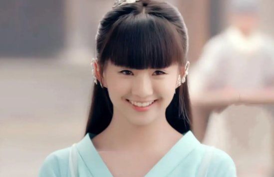 小彩旗在伦敦留学，专攻导演，舞蹈天赋异禀的她为什么要选导演专业？