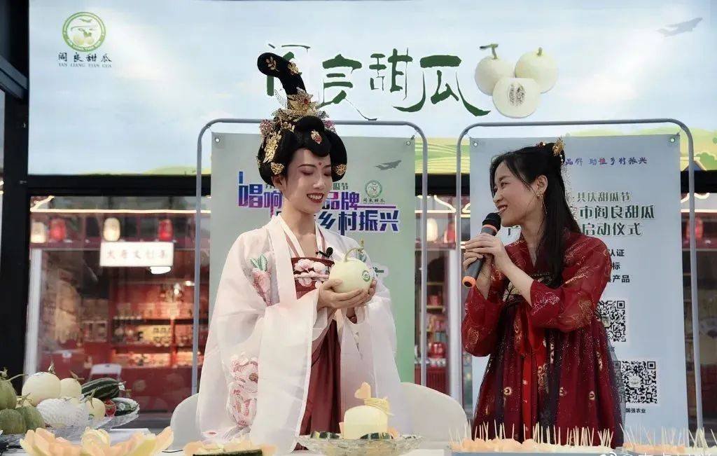 不倒翁小姐姐时隔1年回归首秀，这个小姐姐在这1年内都做了什么？