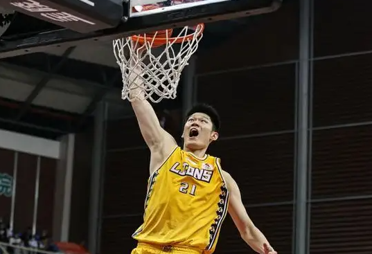 胡金秋脾脏破裂出血,目前他的身体情况如何?