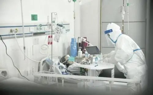 日本近百名家中休养的新冠患者死亡，日本面临的疫情防控有多严峻？