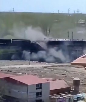 大秦火车天津路段两列火车相撞，为什么会发生这样的事情呢？