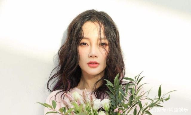 47岁彭佳慧，隐藏了13年的富豪前夫，你知道他是谁吗？