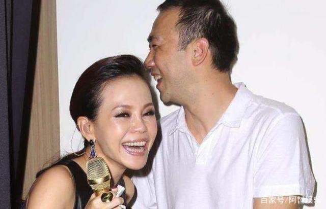 47岁彭佳慧，隐藏了13年的富豪前夫，你知道他是谁吗？