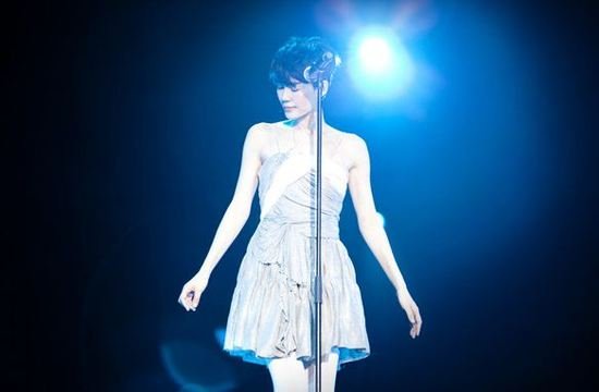 《清平调》王菲和邓丽君两个声音孰优孰劣？