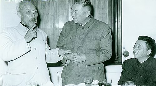 55年授衔时，任四川省副省长为什么他还被授予上将军衔？