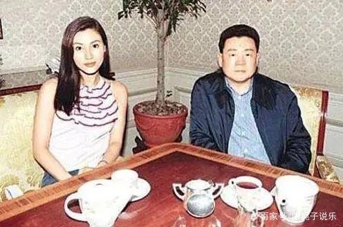 宝咏琴单方面分手后,前男友为何会追讨39条内裤和11亿服务费?