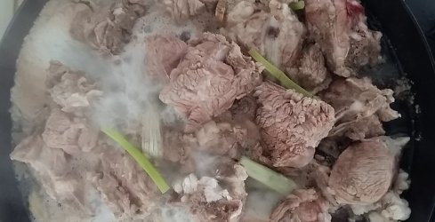 炖羊肉不能少的四种调料是什么？