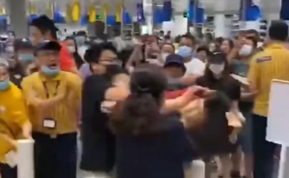 青岛宜家又怎么了,为何又打起来了?