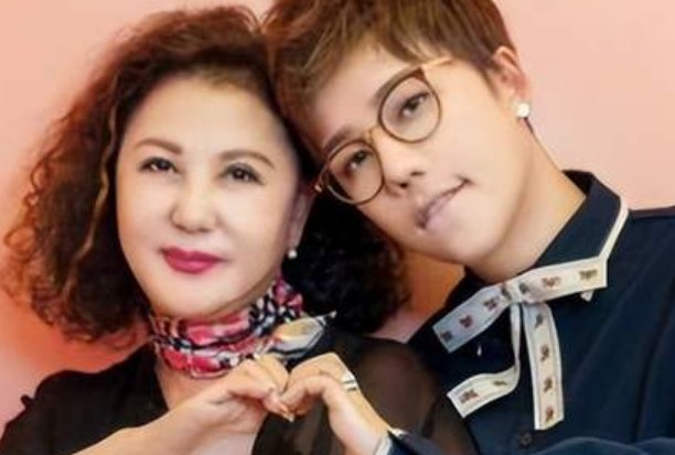 妈妈因癌症去世，孝子刘维发文悼念，他曾为自己的母亲做过哪些暖心的事？