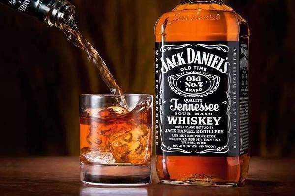 威士忌的英语究竟是 Whisky 还是 Whiskey？