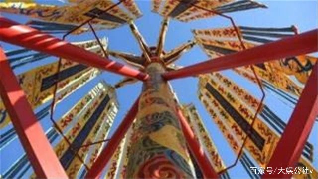 故宫“天灯”复原品拍出千万天价，为什么能卖这么贵？人傻钱多？