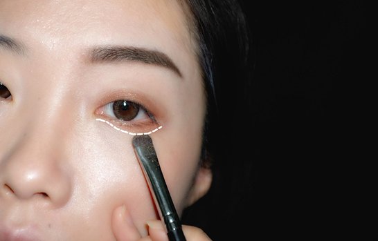 如何画眼影步骤图解