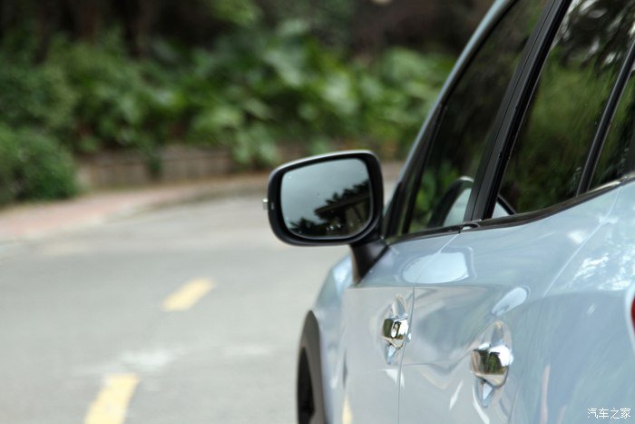 斯巴鲁XV29000公里绝不后悔的选择,改装前立帖留念