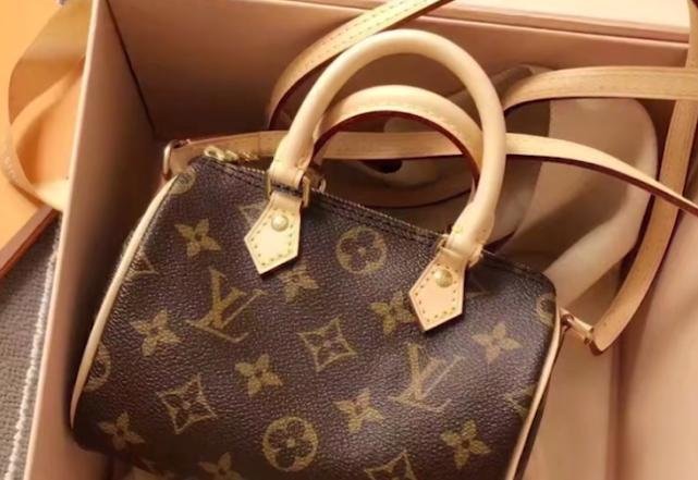 杭州一女子并未下单，却意外收到两只LV包，此事背后到底有何隐情？