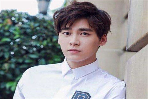 《浅恋沐川》女主角竟然是小说作者沈嘉莹，她能胜任演员的角色吗？