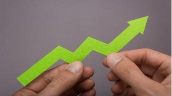 李宁股价大涨逾7%，致使李宁股价上涨的原因是什么？