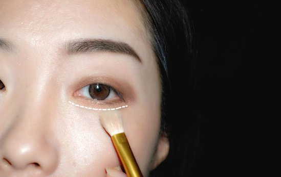 如何画眼影步骤图解